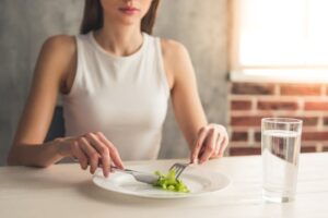 Disordered Eating Signs, Causes and Treatment